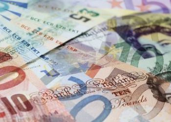 Tras la intención del Gobierno de suspender el Parlamento británico antes del Brexit, cae la libra y las bolsas de Europa