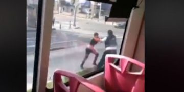 #VIDEO Chófer de Metrobús que se bajó a agredir a ciclista fue dado de baja