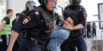 Detienen a más de 600 manifestantes en Moscú