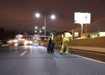 Inician operativo de limpieza nocturna en principales avenidas