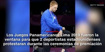 Medallista de oro de EE.UU.  en protesta se arrodilla durante el himno nacional en los Panamericanos