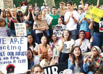 Protestan Greta Thunberg  y cientos de jóvenes, entre ellos mexicanos, frente a la ONU en Nueva York