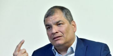 Ordenan prisión preventiva contra expresidente ecuatoriano Rafael Correa por caso de sobornos