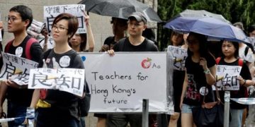 Se suman catedráticos a las protestas en Hong Kong