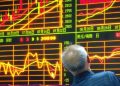Impacta en Wall Street caída de moneda china en 4.1 por ciento
