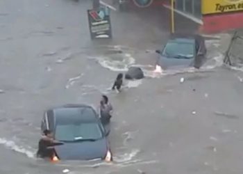 #VIDEO Al caer en una alcantarilla muere ahogada Alejandra de 17 años por la intensa lluvia en Culiacán