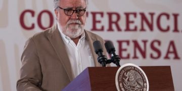 Podrían seguir en Guerrero los normalistas de Ayotzinapa: Encinas