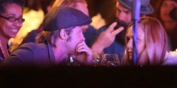 Captan a Brad Pitt con su nueva novia