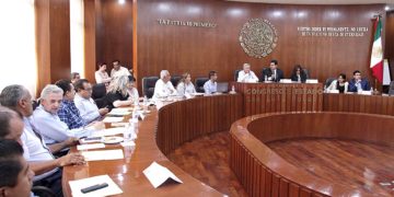 Congreso se reúne con fabricantes de bolsas de plásticos, autoridades, empresarios y SEGAM
