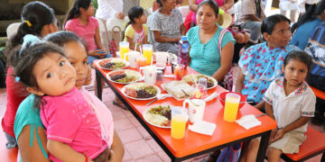 Avanza SLP posiciones entre las entidades que más redujeron la carencia alimentaria