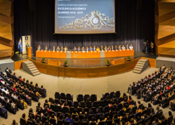 Entregan el reconocimiento “alumno de excelencia” del ciclo escolar 2018-2019