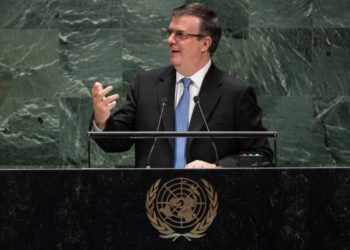Ebrard llama ante la ONU a dar la batalla contra la supremacía blanca