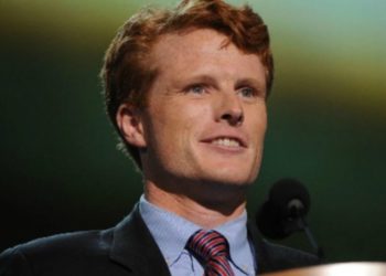 Joe Kennedy se postula para el Senado de EE.UU.