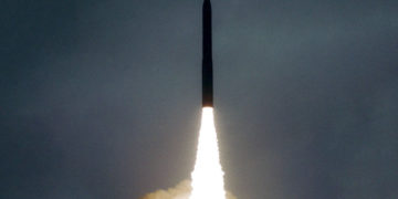 #VIDEO Con éxito lanza Rusia, prueba del misil intercontinental Topol-M