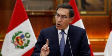 Congreso de Perú aprueba suspender al presidente Martín Vizcarra