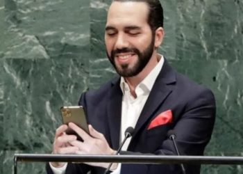 El presidente de El Salvador se toma “selfie” en la tribuna de Naciones Unidas