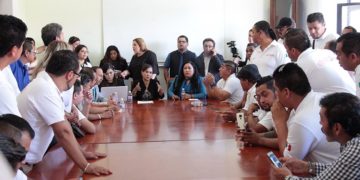 Buscan perseguir de oficio el pirataje en servicio de taxis