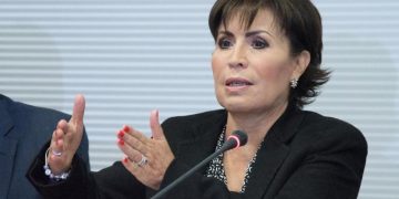 Impugna Robles resolución que le niega acceso a sus cuentas bancarias