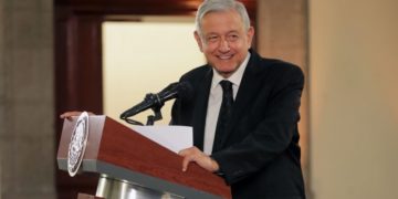 Comenta AMLO que no tiene comentarios en cuanto al ataque de Vicente Fox al decirle ‘falso profeta’