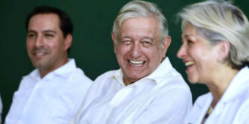 Intentaron boicotear con medicinas contra cáncer y las compramos en Francia: AMLO
