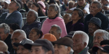 AMLO hay muchos “trácalas” evitemos engañen a los adultos mayores