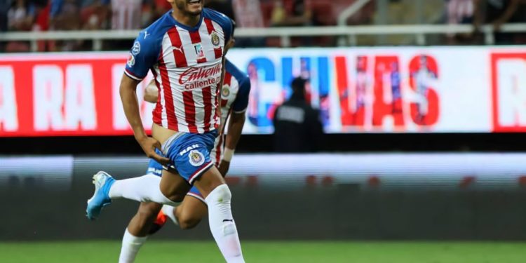 Comisión Disciplinaria decidirá si impone sanción a Alexis Vega
