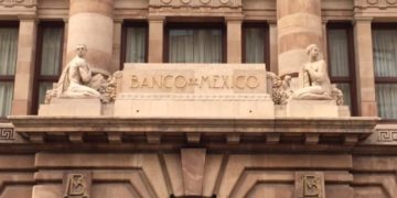 Banxico recorta otra vez su tasa ante una economía débil y baja inflación