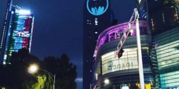 CDMX se iluminó con la batiseñal en el Batman Day