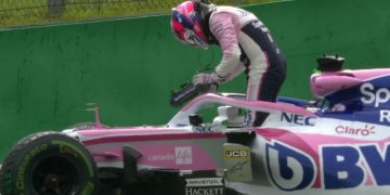 ‘Checo’ Pérez choca contra el muro