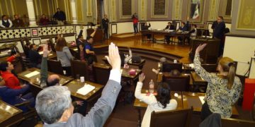 Presos políticos y mujeres que abortaron podrán indultar en Puebla