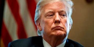 Trump presiona a General Motors para reinstalar plantas chinas en EE.UU., en medio de guerra comercial con China