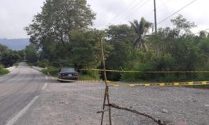 Investigan muerte de un hombre encontrado dentro de un auto en Axtla