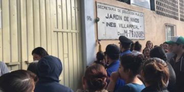 Padres y madres denuncian abuso de cinco menores en kínder