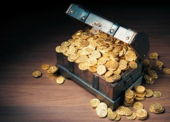 Monedas de oro fueron encontradas por albañiles en una casa antigua