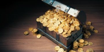 Monedas de oro fueron encontradas por albañiles en una casa antigua