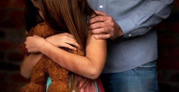 Niña fue violada en su casa por 30 hombres durante dos años y pide perdón a su madre por contarlo