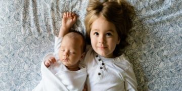 Encarcelan a amantes por planear abuso sexual contra los hijos de ella
