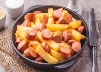 Se alimento sólo con papas fritas y salchichas por más de 10 años; lo dejaron ciego y sordo