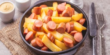 Se alimento sólo con papas fritas y salchichas por más de 10 años; lo dejaron ciego y sordo