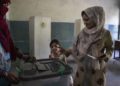 Talibanes atacan centros de votación afganos