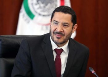 Batres pide coherencia en discursos de críticos