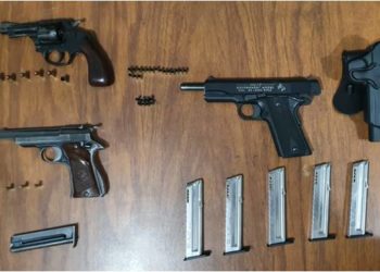 Detienen a tres hombres por portación de armas de fuego