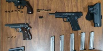 Detienen a tres hombres por portación de armas de fuego