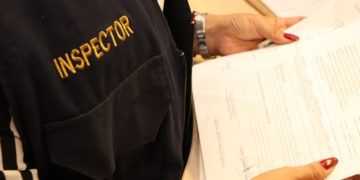 Alerta comercio municipal por falsos inspectores