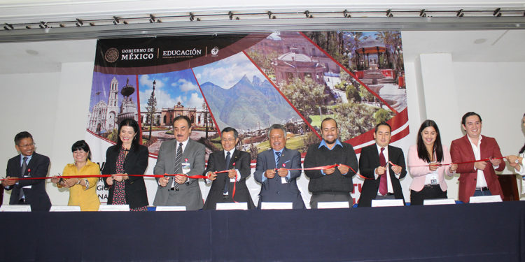 Inaugura CECATI y CANACO “Expo Emprendedores”