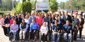 Capacitan a funcionarios en derechos humanos de personas con discapacidad
