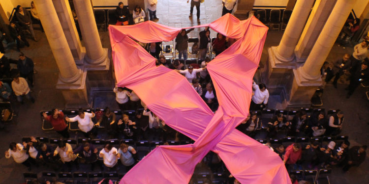 Conmemoran el “Mes Rosa”