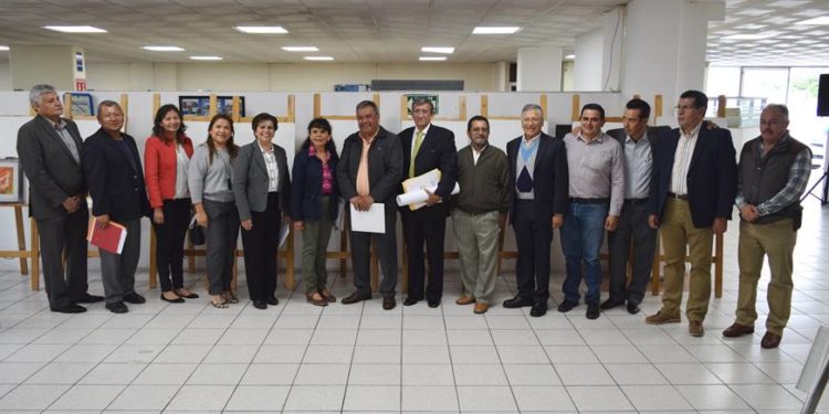 El SEER entrega donativo  a fundación Rafael Turrubiartes Macías