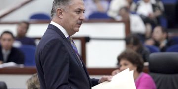 Por iniciar comparecencias de los funcionarios de la administración estatal