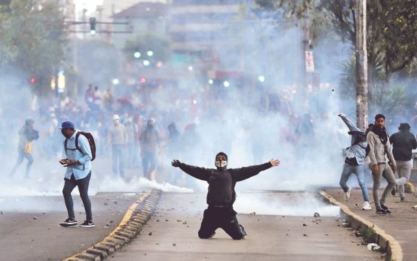 Detienen a líderes de manifestaciones